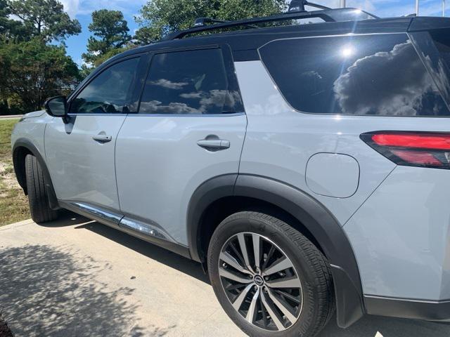 2023 Nissan Pathfinder Platinum 4WD