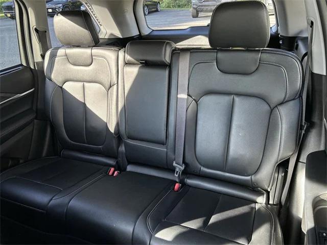 2023 Jeep Grand Cherokee Base