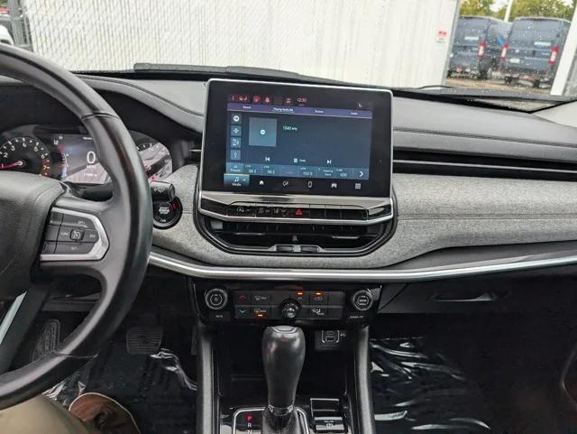 2022 Jeep Compass Latitude Lux 4x4 2022 Jeep Compass Latitude Lux 4x4