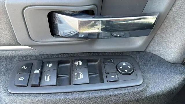 2023 Ram 1500 Classic SLT Crew Cab 4x4 5'7" Box