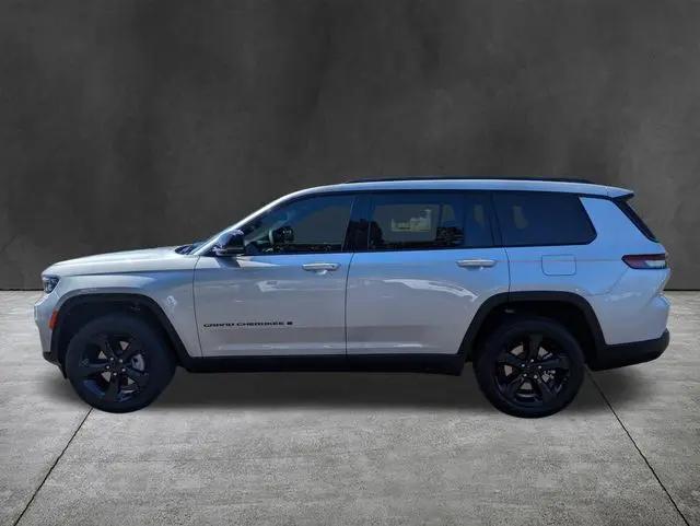 2025 Jeep Grand Cherokee L Limited 4x2