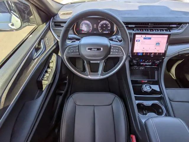 2025 Jeep Grand Cherokee L Limited 4x2