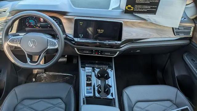 2026 Volkswagen Atlas SE with Technology