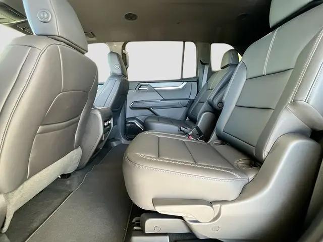 2026 GMC Acadia Elevation FWD