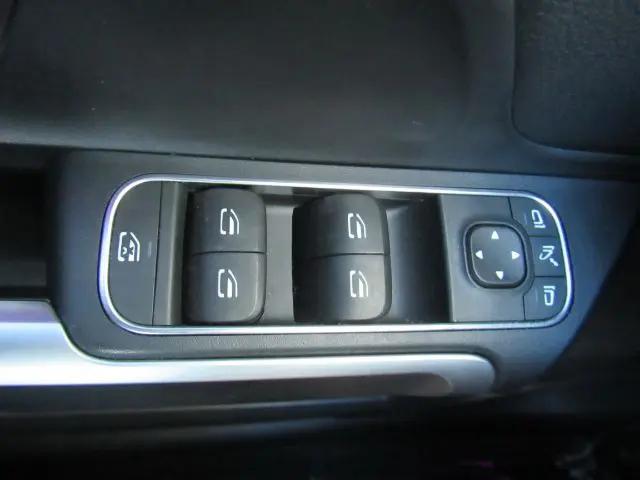 2022 Mercedes-Benz 300 4MATIC
