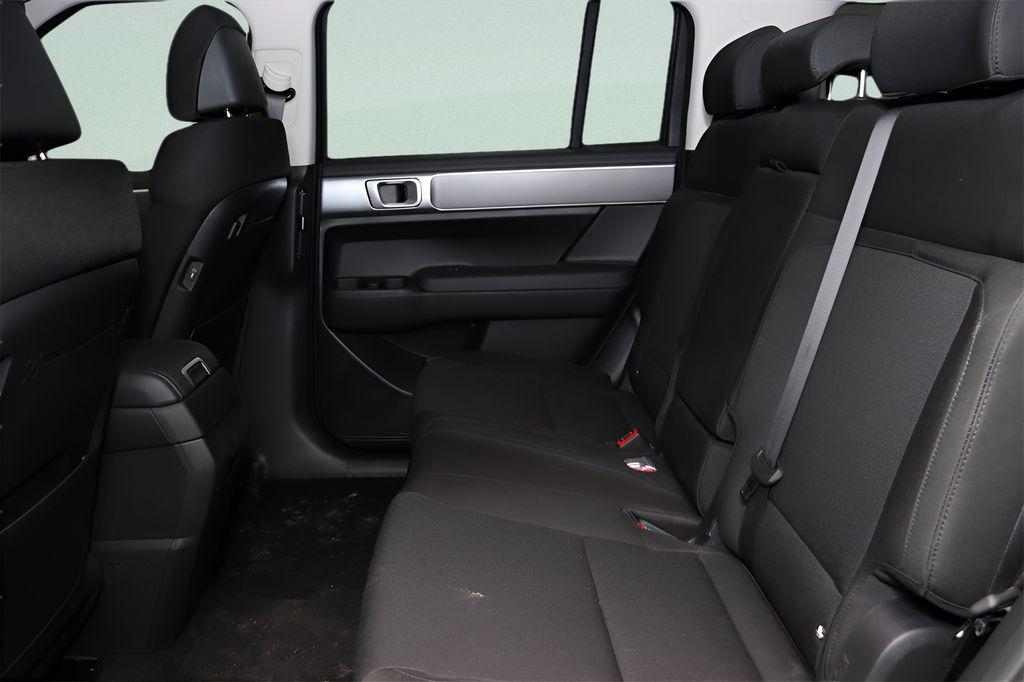 2026 Hyundai Santa Fe SE - Photo 18