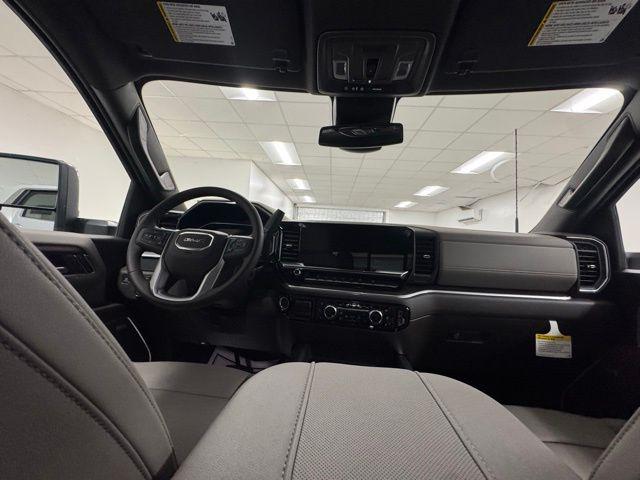 2026 GMC Sierra 2500HD Crew Cab, Standard Bed, SLT, 4WD