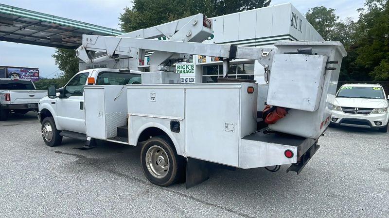 2003 Ford F-550 Base