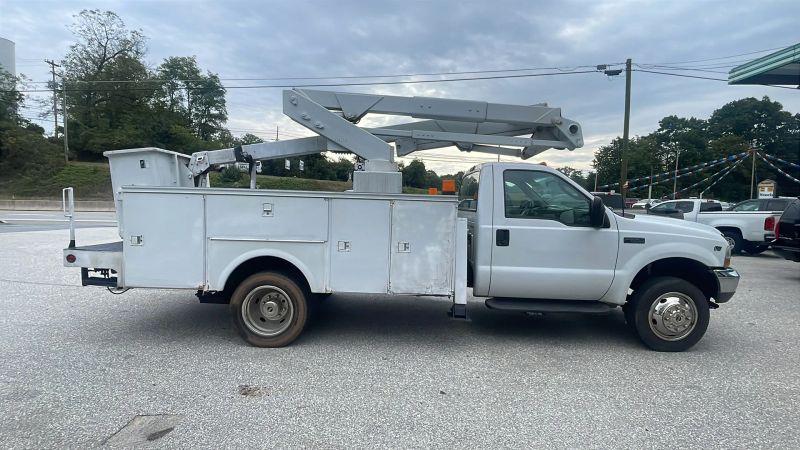 2003 Ford F-550 Base