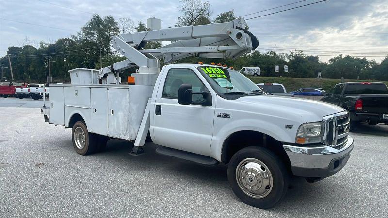 2003 Ford F-550 Base