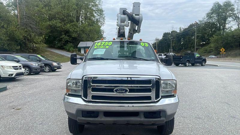2003 Ford F-550 Base