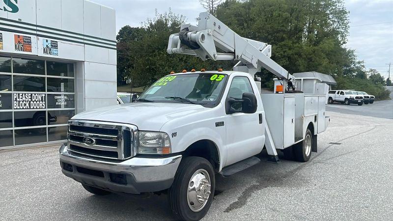 2003 Ford F-550 Base