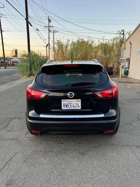 2017 Nissan Rogue Sport SV