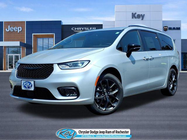 2026 Chrysler Pacifica Select AWD for sale in Rochester, NH