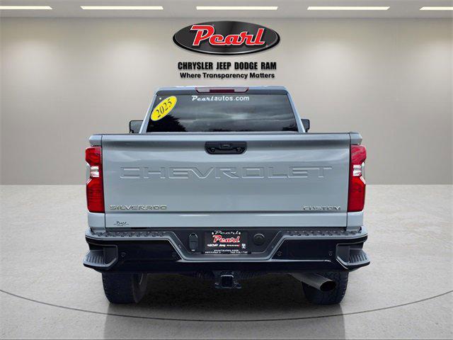 2025 Chevrolet Silverado 2500HD 4WD Crew Cab Standard Bed Custom 2025 Chevrolet Silverado 2500HD 4WD Crew Cab Standard Bed Custom