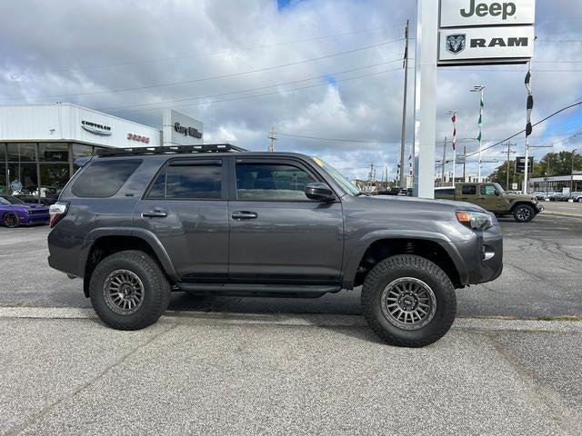 2020 Toyota 4Runner SR5 2020 Toyota 4Runner SR5