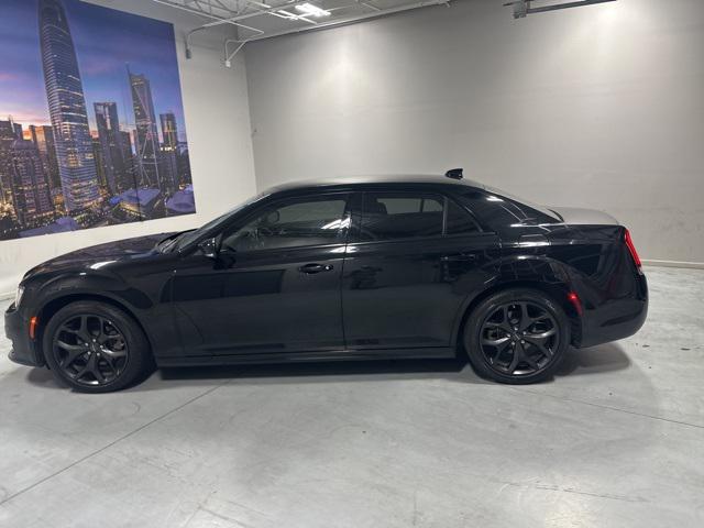 2022 Chrysler 300 Touring L