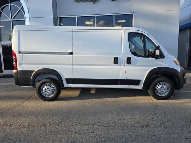 2025 RAM ProMaster 2500 Cargo Van Tradesman Low Roof 136 WB w/Pass Seat