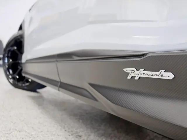 2023 Lamborghini Urus Performante
