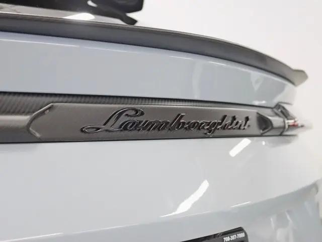 2023 Lamborghini Urus Performante