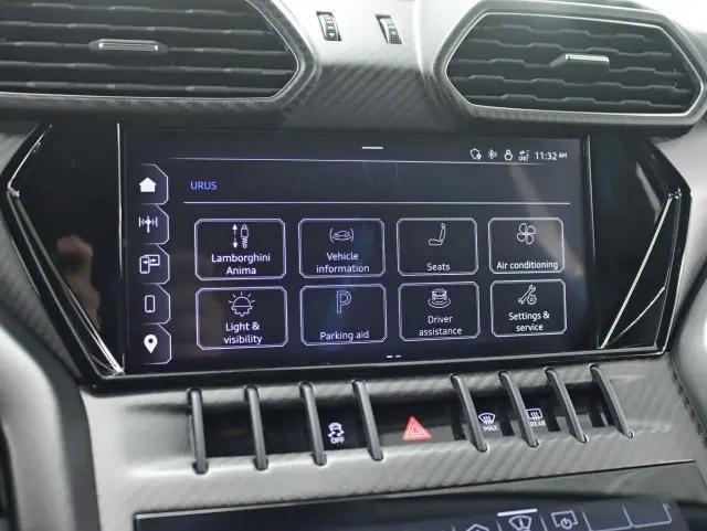 2023 Lamborghini Urus Performante