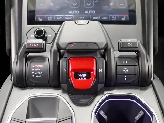 2023 Lamborghini Urus Performante