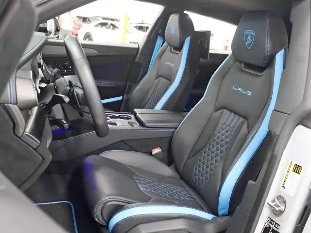 2023 Lamborghini Urus Performante