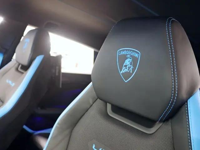 2023 Lamborghini Urus Performante