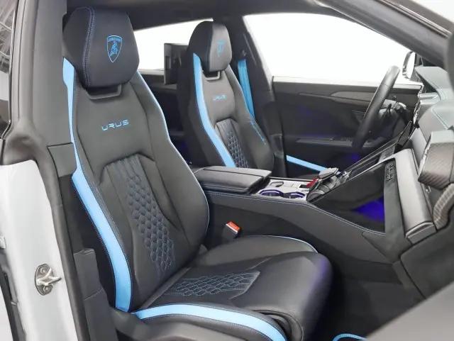 2023 Lamborghini Urus Performante