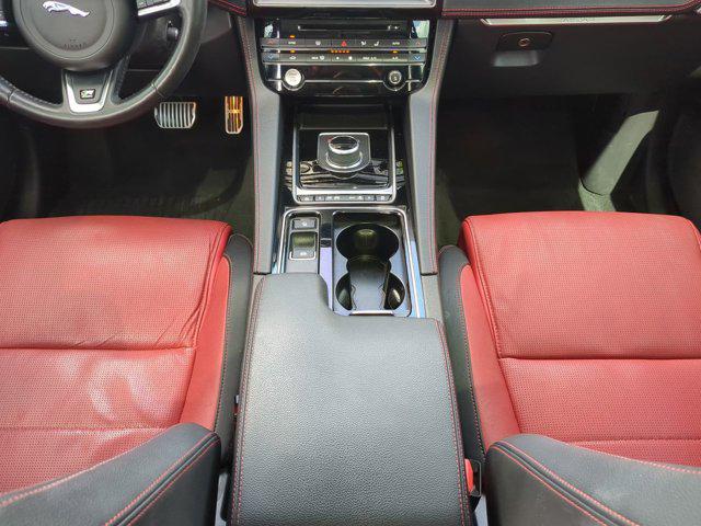 2018 Jaguar F-PACE 25t R-Sport