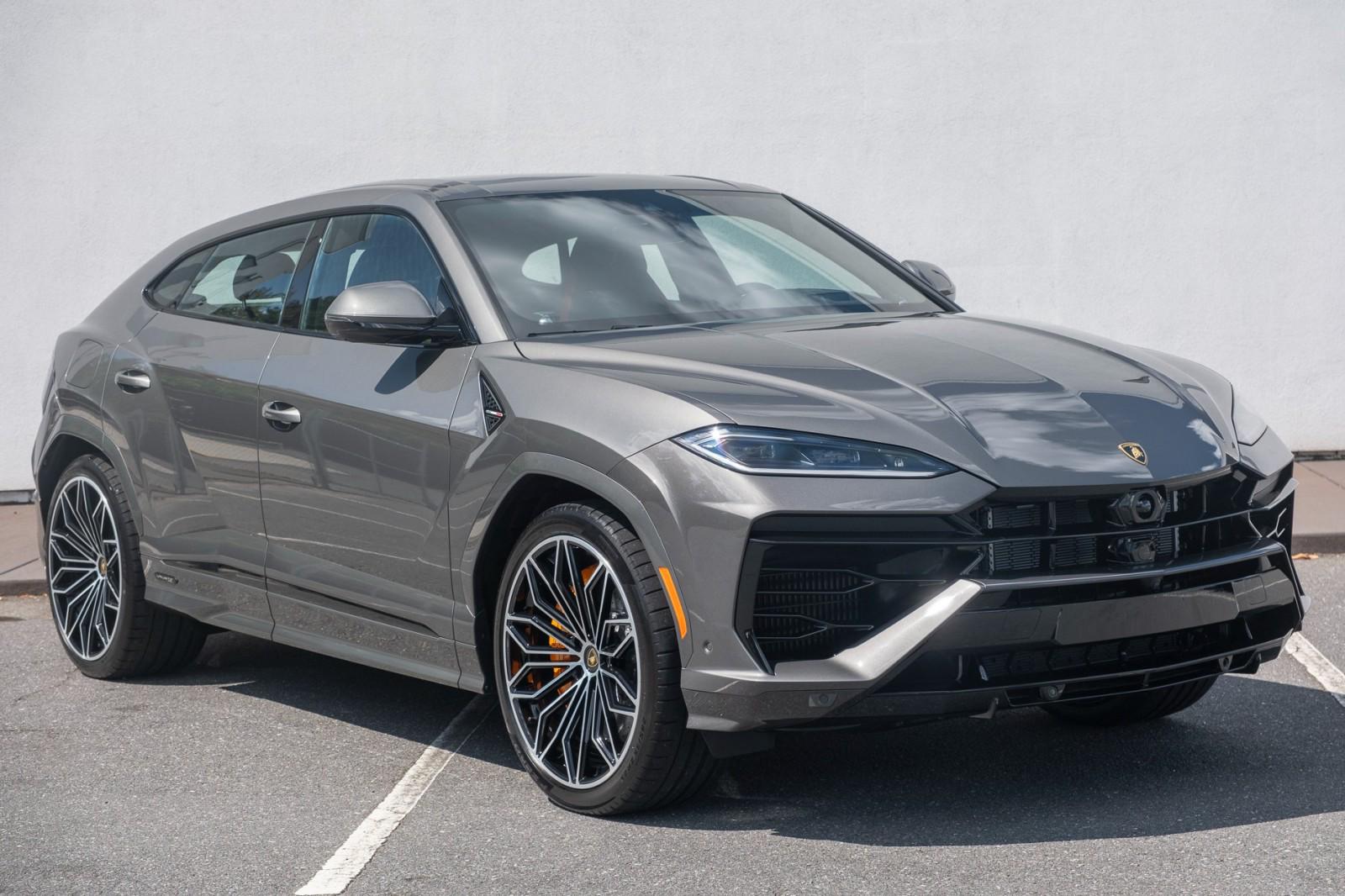 /2025 Lamborghini Urus