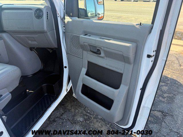 2011 Ford E-350 Super Duty Commercial