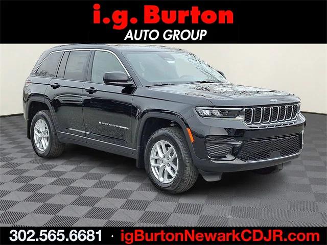 2025 Jeep Grand Cherokee GRAND CHEROKEE LAREDO X 4X4