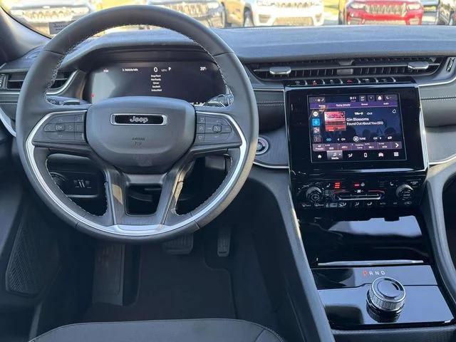 2025 Jeep Grand Cherokee GRAND CHEROKEE LAREDO X 4X4
