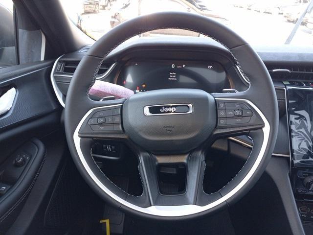 2025 Jeep Grand Cherokee GRAND CHEROKEE LAREDO X 4X4