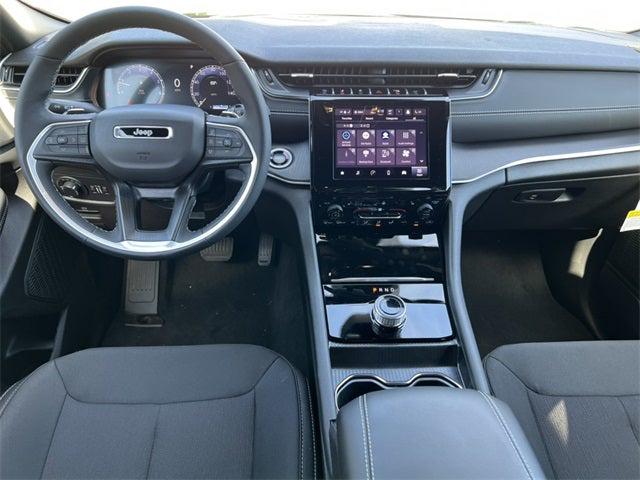 2025 Jeep Grand Cherokee GRAND CHEROKEE L LAREDO X 4X4