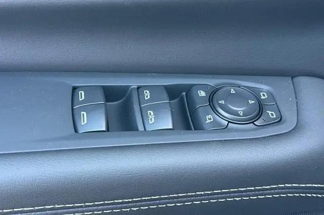2025 GMC Yukon XL 4WD Elevation