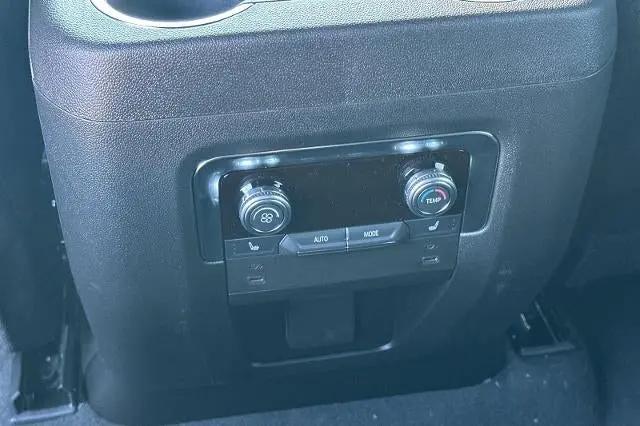 2025 GMC Yukon XL 4WD Elevation