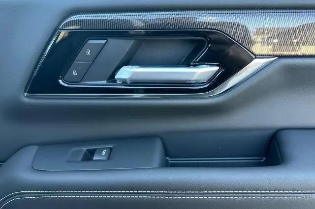 2025 GMC Yukon XL 4WD Elevation