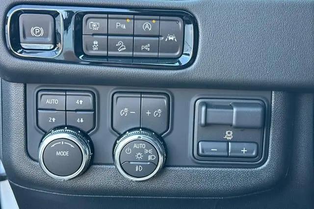 2025 GMC Yukon XL 4WD Elevation
