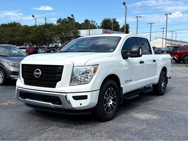 2024 Nissan TITAN Crew Cab SV 4x2