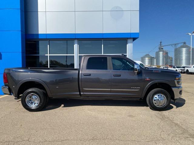 2025 RAM 3500 Limited Crew Cab 4x4 8 Box