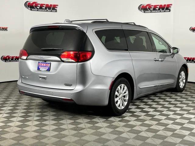 2017 Chrysler Pacifica Touring-L 2017 Chrysler Pacifica Touring-L