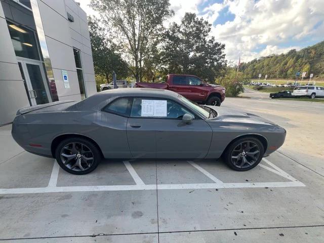 2017 Dodge Challenger SXT Plus