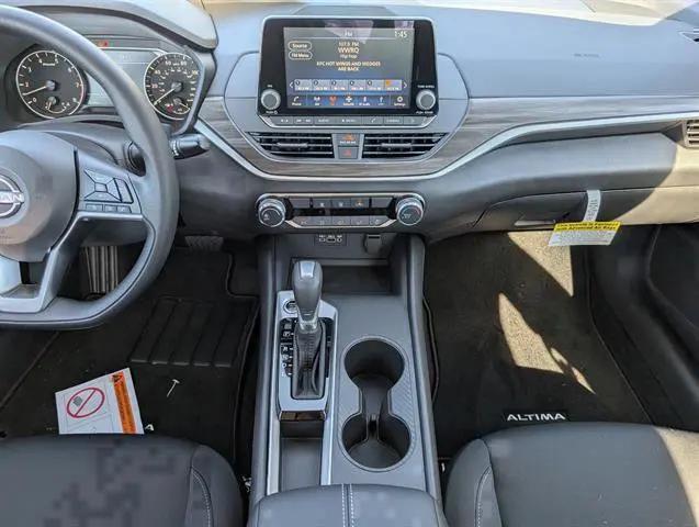 2025 Nissan Altima SV FWD