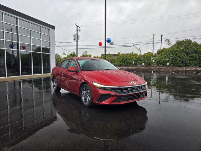 2024 Hyundai Elantra SEL 2024 Hyundai Elantra SEL