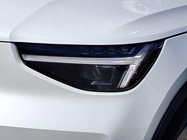 2026 Volvo XC40 B5 Ultra Black Edition