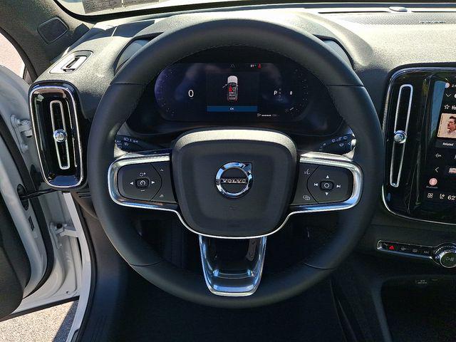 2026 Volvo XC40 B5 Ultra Black Edition