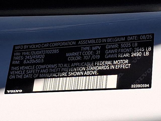 2026 Volvo XC40 B5 Ultra Black Edition