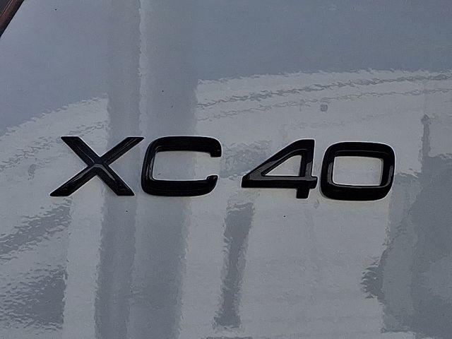 2026 Volvo XC40 B5 Ultra Black Edition